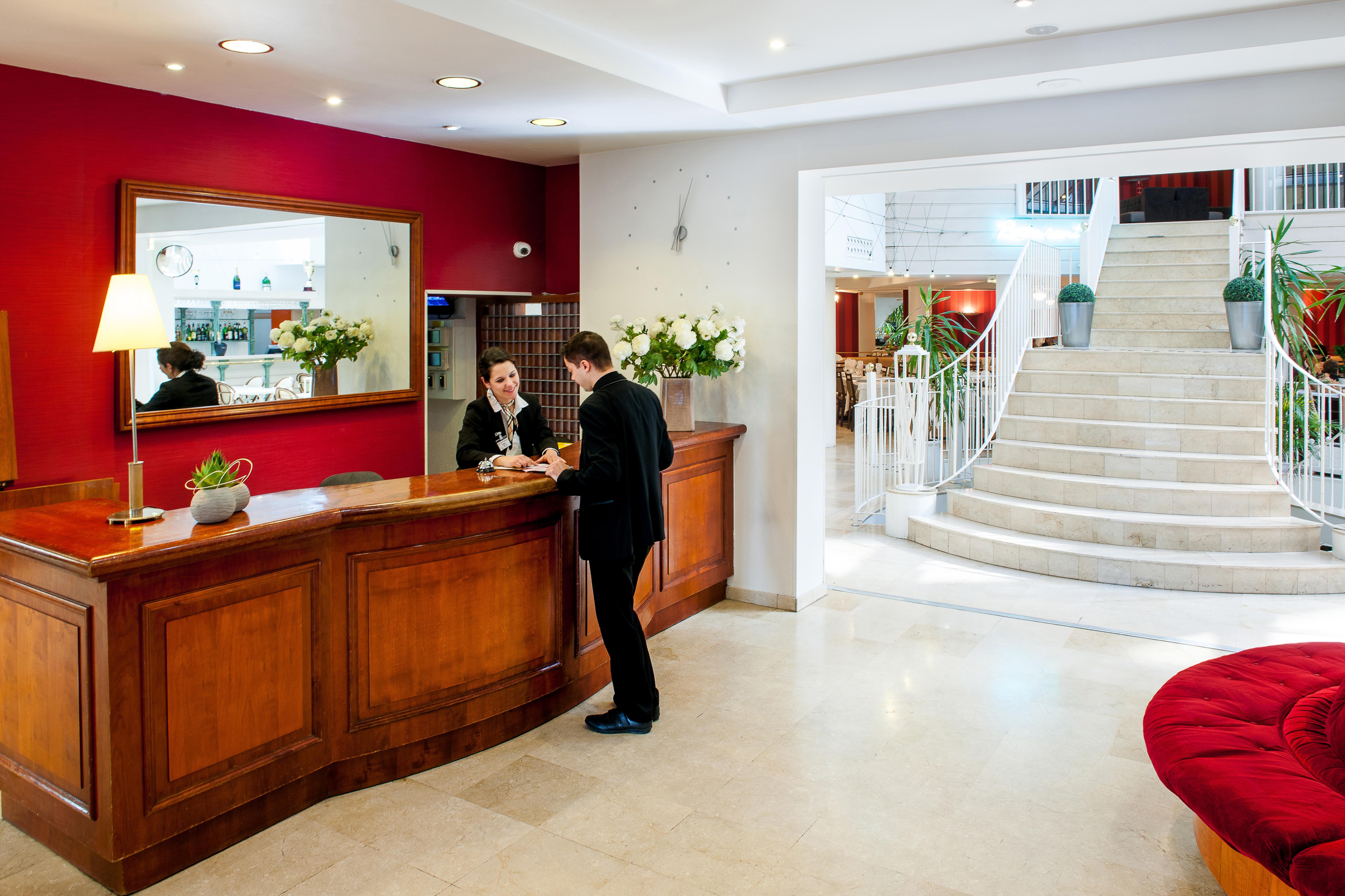 Hotel Saint Sauveur Lourdes Esterno foto