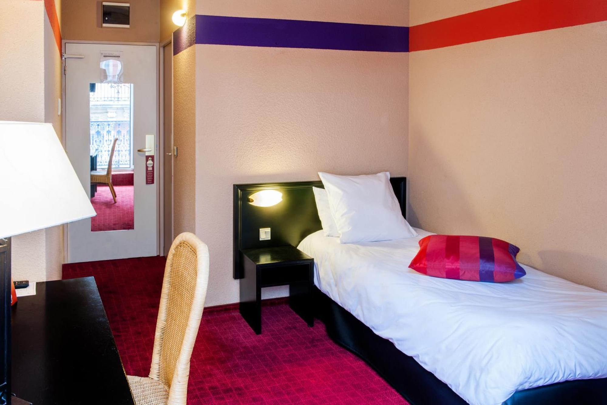 Hotel Saint Sauveur Lourdes Esterno foto