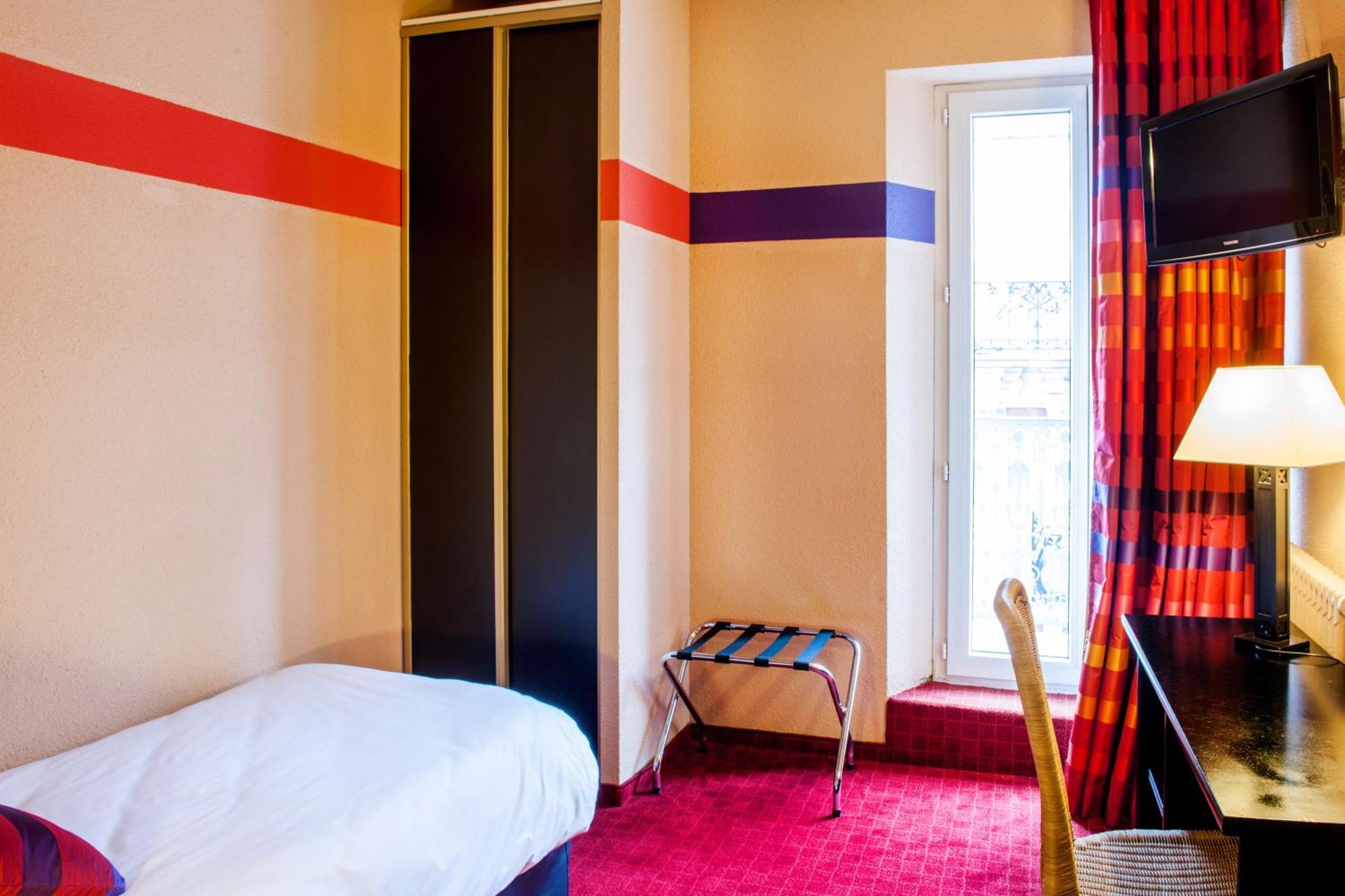 Hotel Saint Sauveur Lourdes Esterno foto