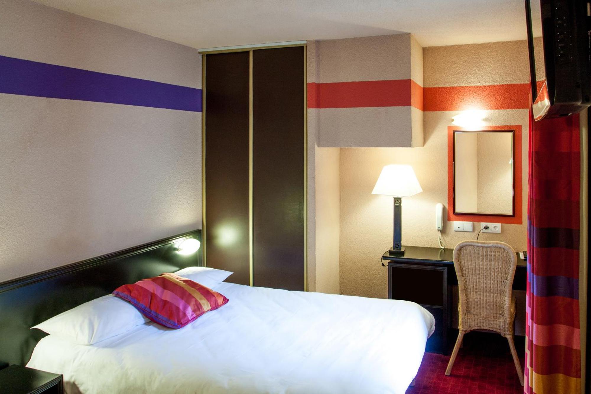 Hotel Saint Sauveur Lourdes Esterno foto