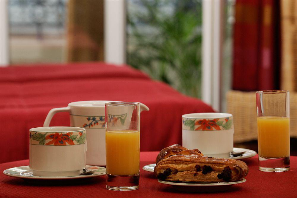 Hotel Saint Sauveur Lourdes Esterno foto